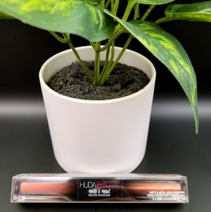Huda beauty Matte and metal double ended liquid eyeshadow